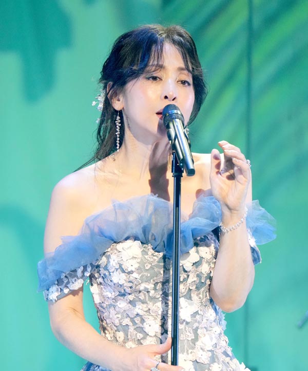斉藤由貴が歌手デビュー40周年を記念し …