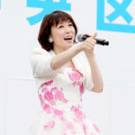 ■水森かおりが最新シングル「大阪恋しずく」のご当地「大阪」を訪れ、大阪市中央区ＰＲ大使委嘱式や中央区民まつりのミニステージで３曲披露。