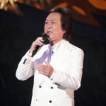 ■新沼謙治が東京・大田区民ホール・アプリコでデビュー50周年記念コンサート。亡き愛妻の思い出話も披露。